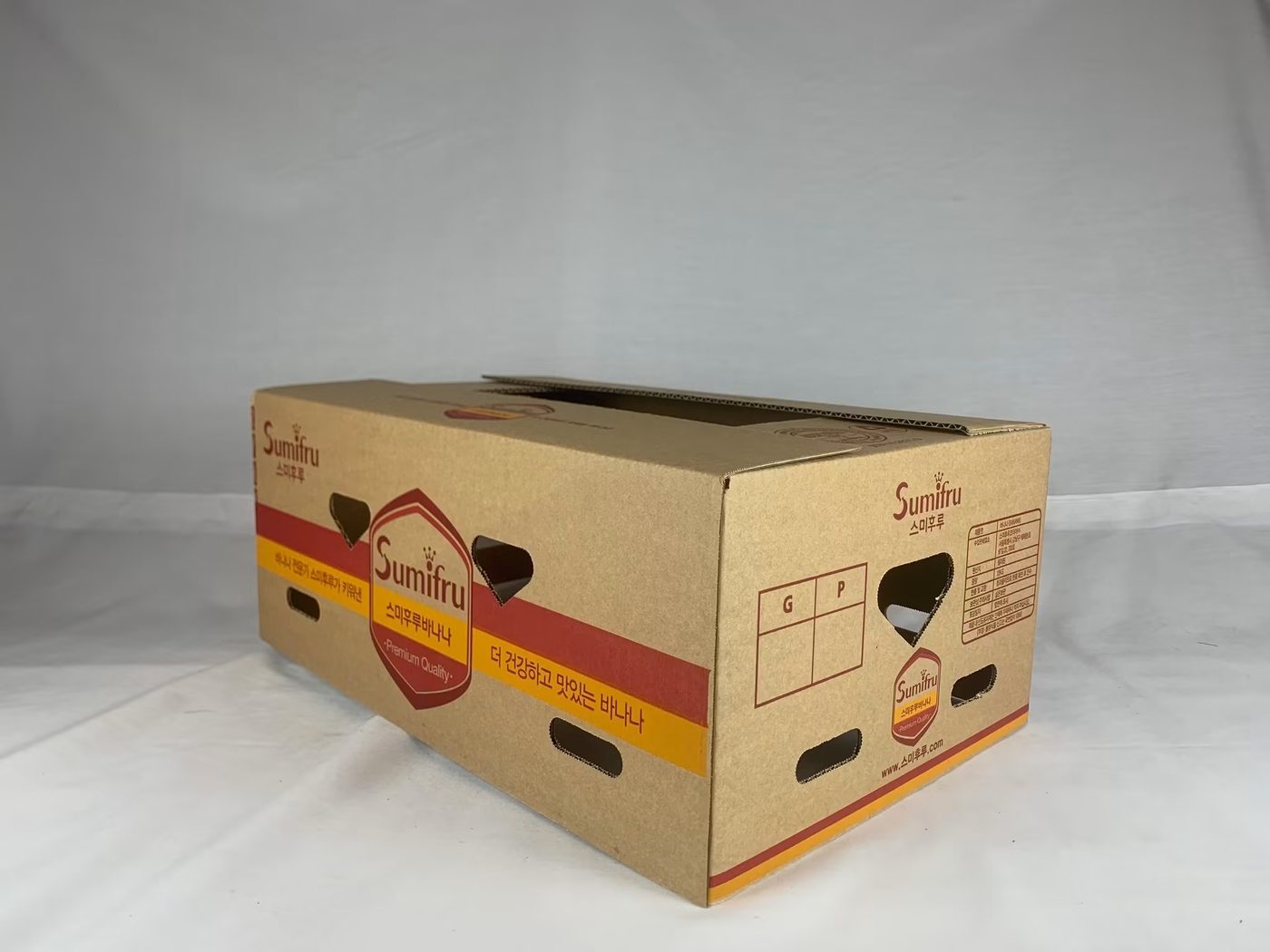 Kraft banana carton with red band print